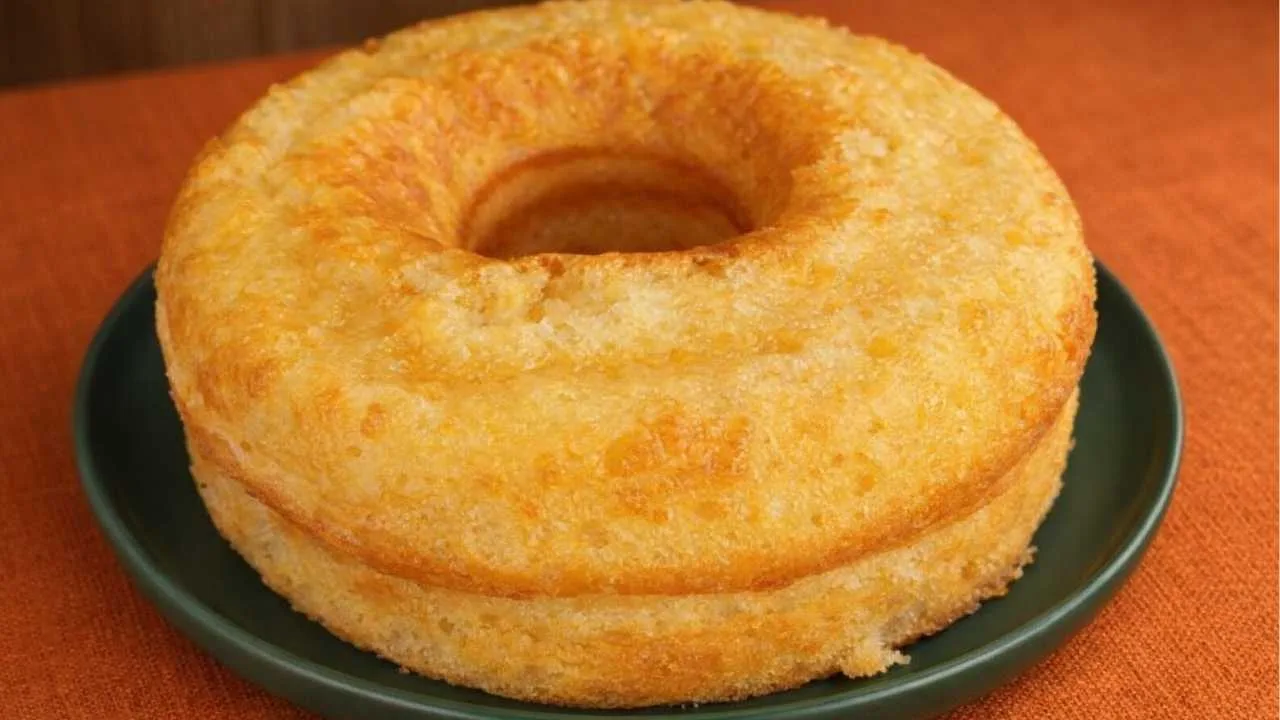 Imagem da Receita de Bolo Simples e Fofinho de Abacaxi Sem Leite.